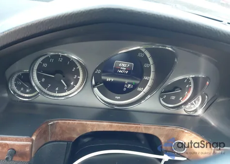 2013 Mercedes-Benz E 350 4Matic z USA, uszkodzony, nr VIN WDDHF8JB6DA764859